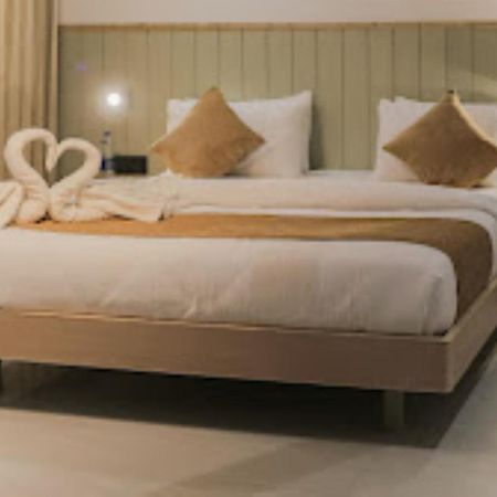 Max Prime, Madurai Hotel Bagian luar foto